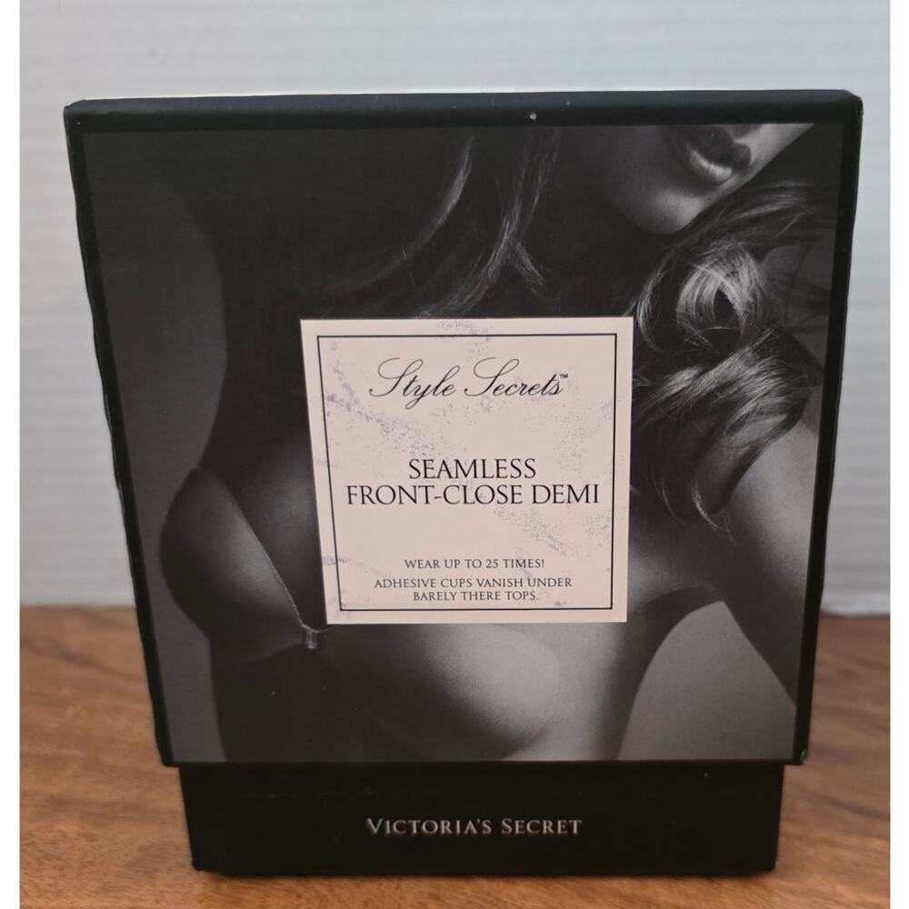 Victoria Secret Seameless Front Close Demi Adhesive cups Nude Size C